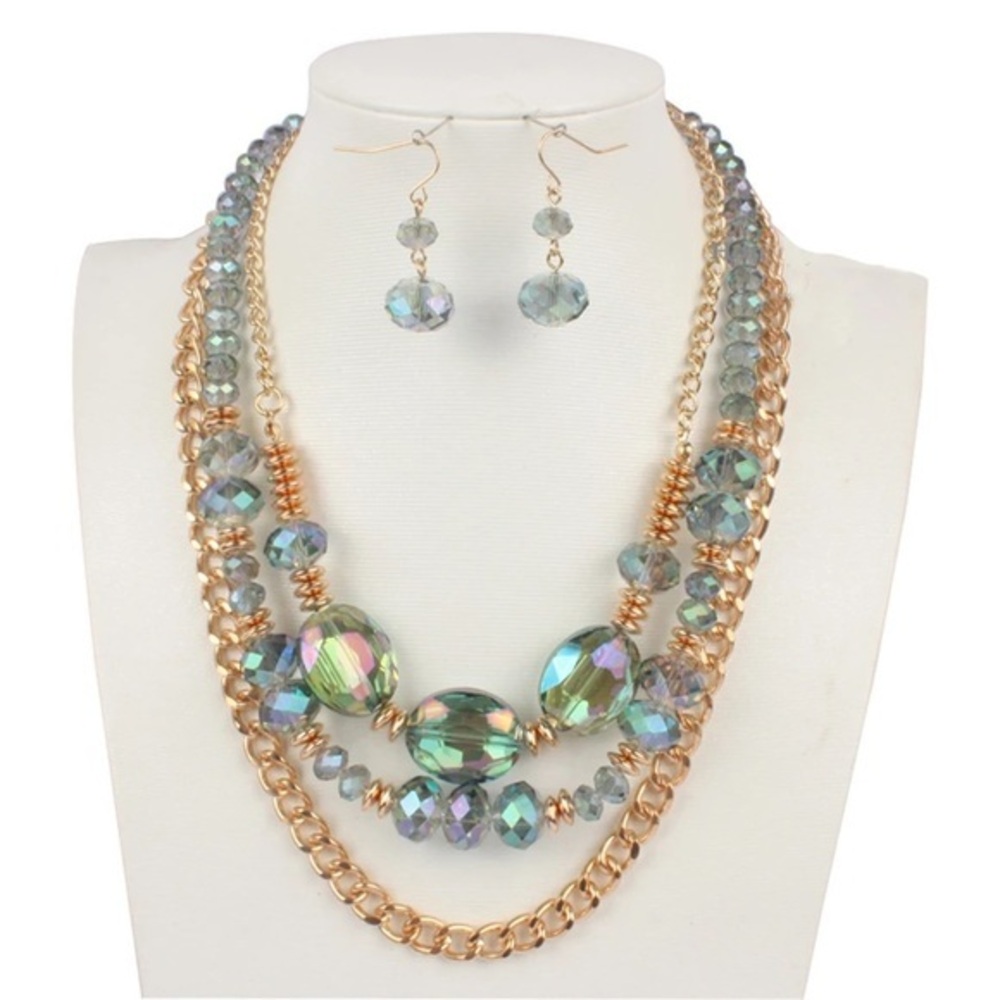 Amyrah crystal necklace set